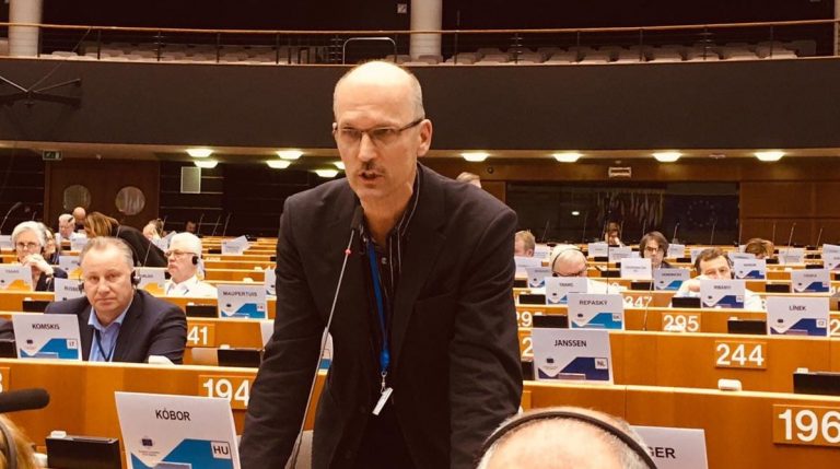 Az Európai Régióbizottságban is bírálják az Európai Bizottságot