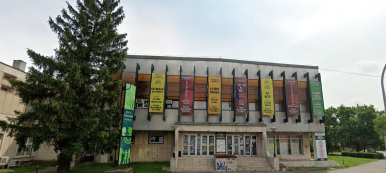 Óriási bajban a Pécsi Harmadik Színház
