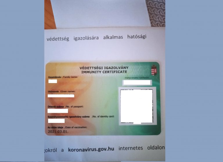 Kollégánk megkapta a „vakcinaútlevelet” holott még csak egy oltást kapott