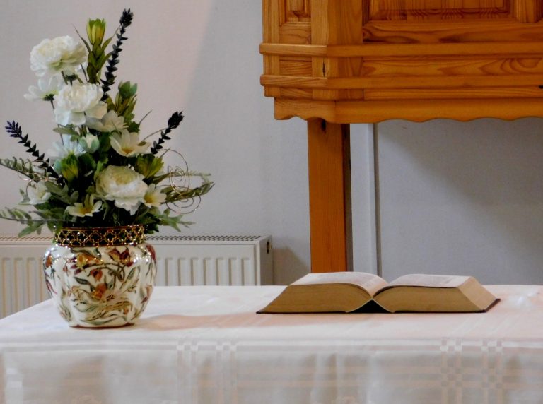 A magyarországi egyházak többsége online tart szentmiséket