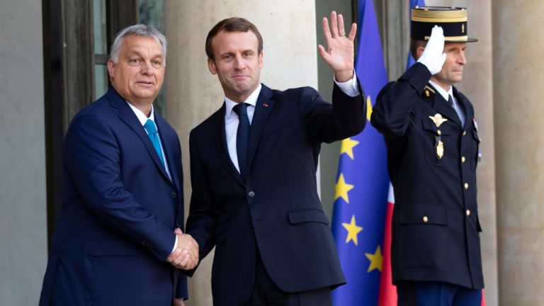 Orbán és Macron együtt lobbizik az atomenergia mellett