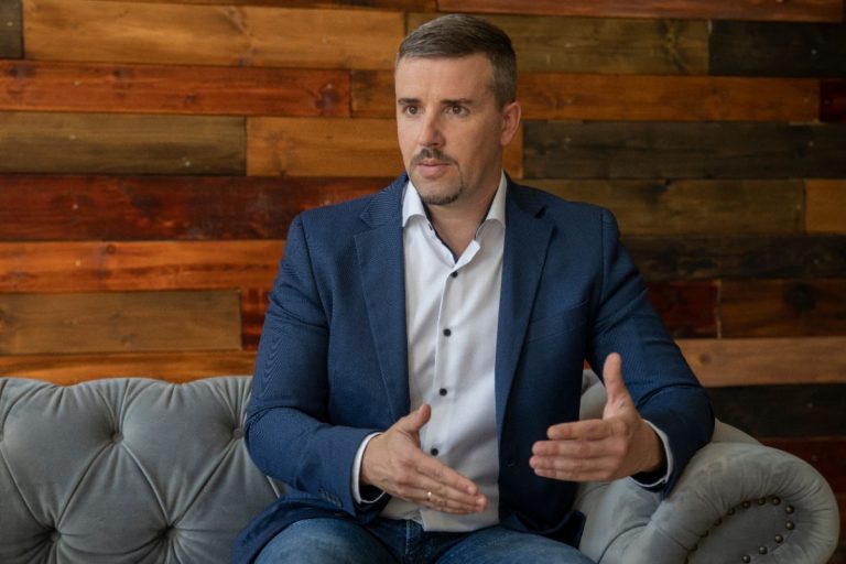 Jobbik: az új mutációk mellett nem felelőtlenség újranyitni az iskolákat?
