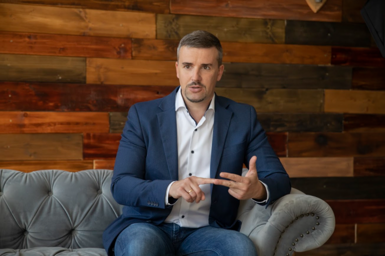 Jobbik: véletlen egybeesések a foci-Eb és a hazai lazítási dátumok között!