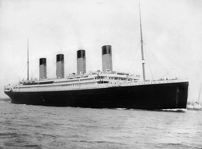 Rekordösszegért árverezték el a Titanic túlélőit megmentő Carpathia kapitányának ajándékozott zsebórát