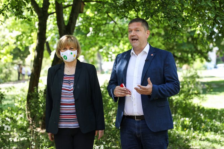 Az MSZP az LMP társelnökét támogatja az előválasztáson
