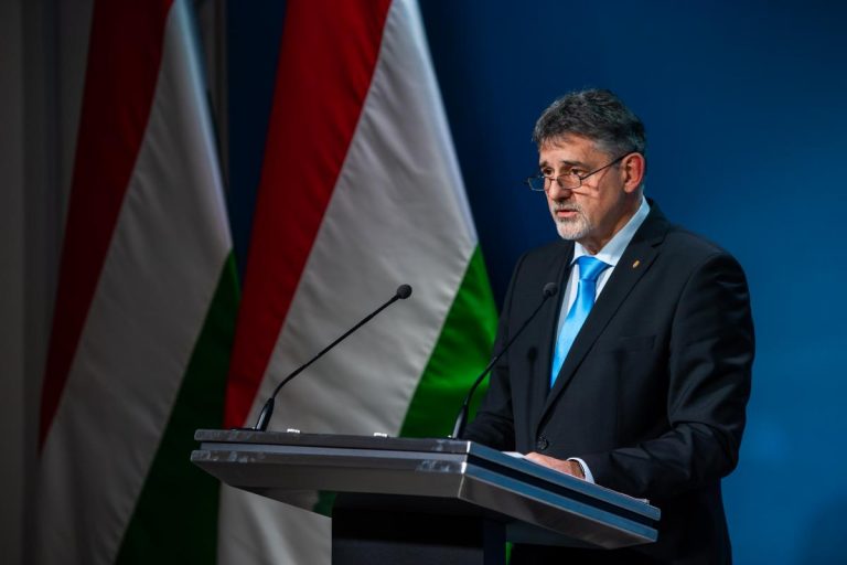 Operatív törzs: vakcina időpontfoglalás, beoltottak száma, levonulóban a járvány harmadik hulláma