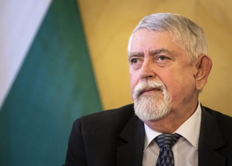Kásler Miklós: csütörtöktől újraindulnak az elektív beavatkozások és a rehabilitációs ellátások