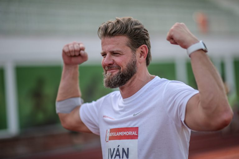 Kamarás Iván futva kapcsolódik ki