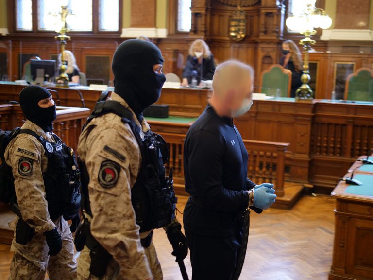 Életveszélyben volt, de nem halt meg M. Richárd a Dózsa Görgy úti halálos baleset okozója