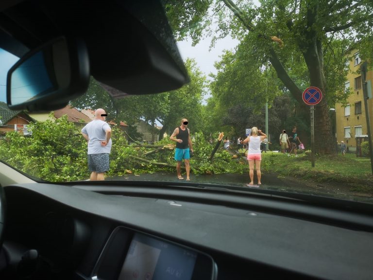 A komlói utat letarolta a vihar
