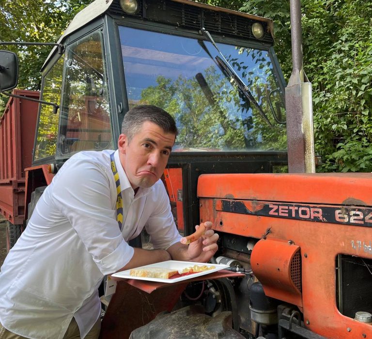 Magyar Péter szerint Kocsis Máté borozással tölti a délutánokat