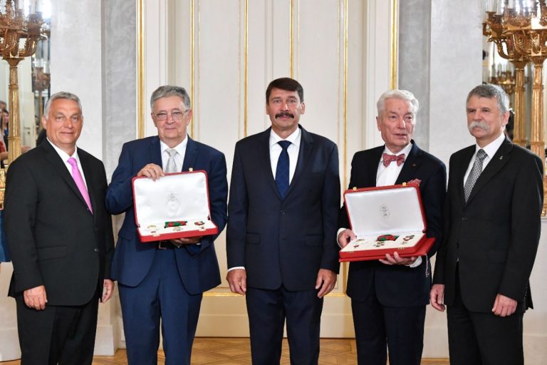 Lovász László és Vizi E. Szilveszter kapta a Magyar Szent István Rend kitüntetést