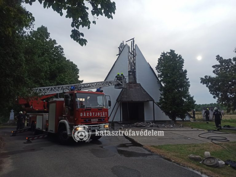 Tűz a lánycsóki ravatalban