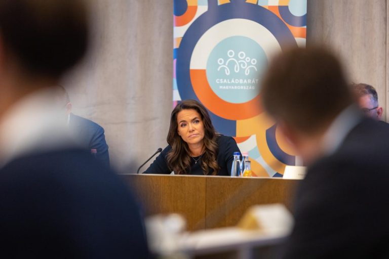 Jelenléti oktatásra készül a kormány az új tanévben