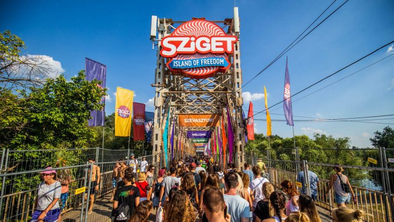 Drog miatt tizenöt, garázdaság miatt két embert fogtak el a rendőrök a Szigeten