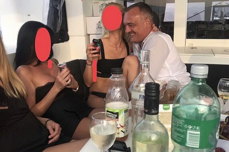 Vádat emeltek az ördög ügyvédje ellen