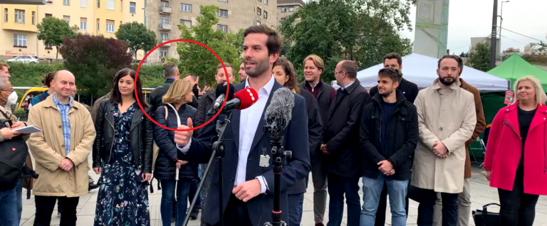 A Momentum elnökségi tagja megütött egy választópolgárt?