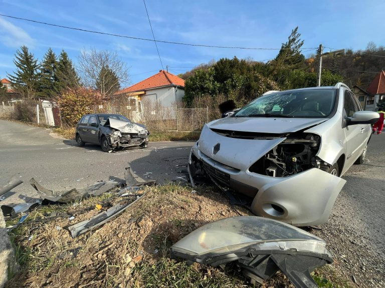 Képek: csúnya baleset Pécsett