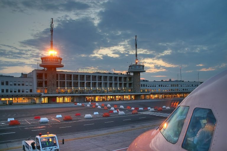 Vészhelyzet volt Ferihegyen, harmadjára tudott csak leszállni egy repülő