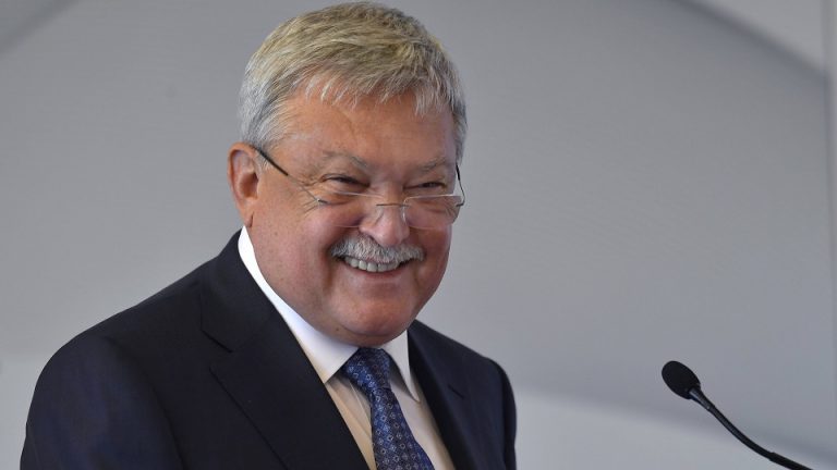 Bige László szerint Csányi áll a megtámadása mögött, de Orbán adta a kilövési engedélyt