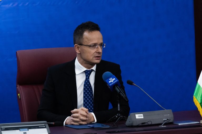 Szijjártó az EU-nak: „Ha lesz ilyen javaslat, meg fogjuk vétózni”