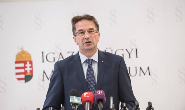 Vesztegetéssel gyanúsítják az igazságügyi államtitkárt