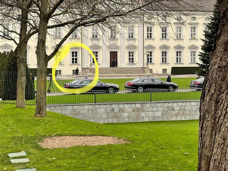 Gyorsabban ért biciklivel a miniszteri kinevezésére, mint a többiek
