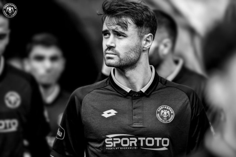 Elhunyt a 27 éves válogatott futballista
