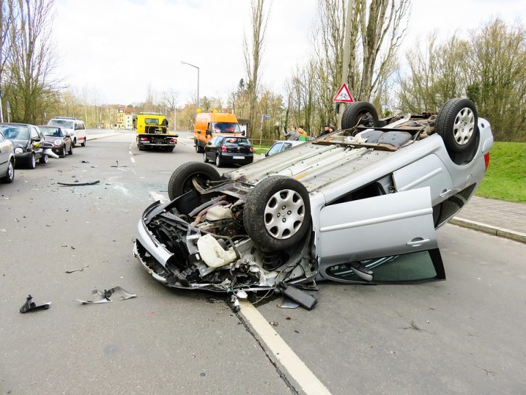 Hat autó karambolozott ma reggel a 6-oson