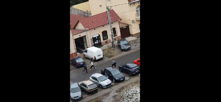 Filmbe illő üldözés után kapták el a rendőrök az ékszertolvajokat – videóval!