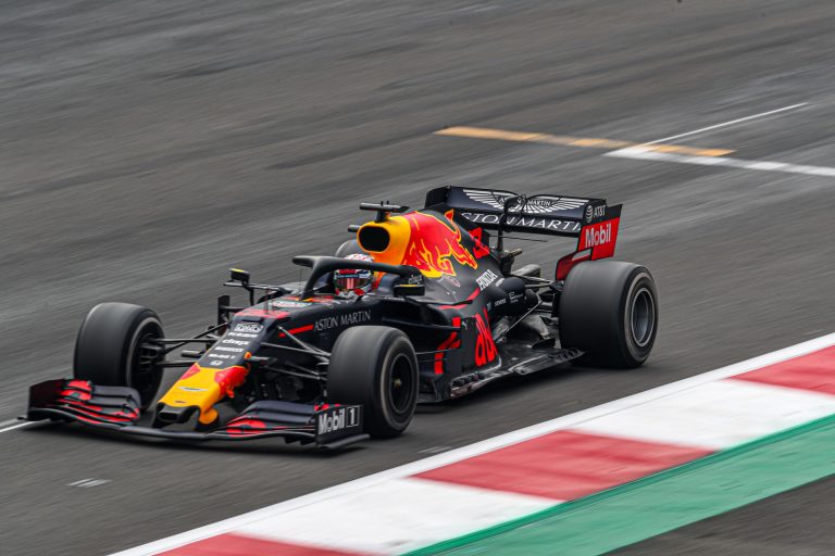 Már csak néhány nap és az első csapatok bemutatják az idei F1-es versenyautókat!