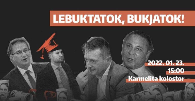 Orbán Viktor bizonyítványát állították ki a karmelita kolostor előtt