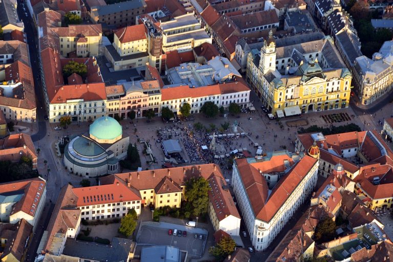 A pécsi önkormányzat regisztrációs pontot alakított ki a menekülteknek