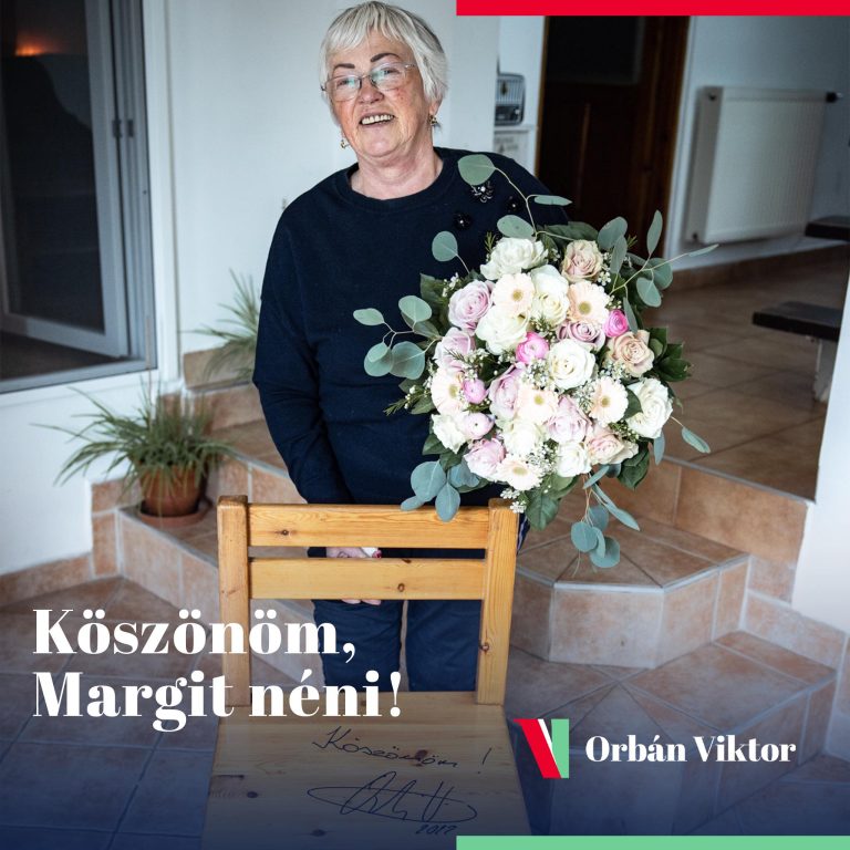 Orbán megköszönte a szerencsét hozó kisszéket