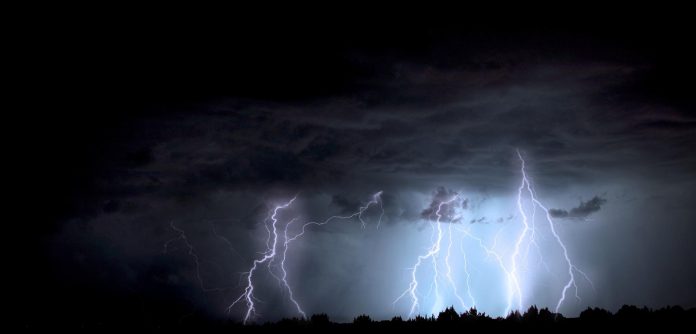 lightning-gfb0af39c6_1920