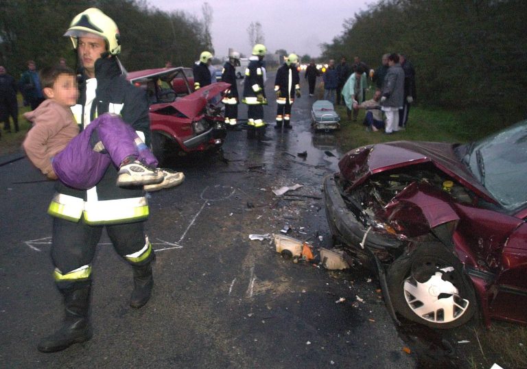Húsz évvel ezelőtt megmentett fiút szeretne felkutatni a tűzoltóság