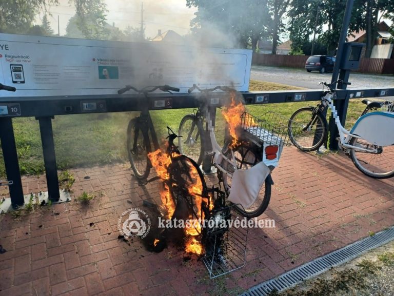 Elektromos kerékpárok gyulladtak ki Sellyén