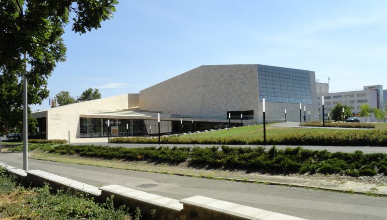 Üzemeltetőt keresnek a Kodály Központ vendéglátóegységeire
