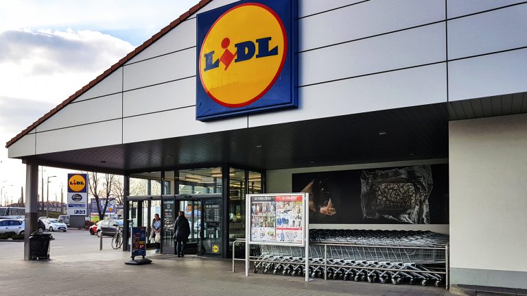 Ezen a héten a nyugdíjasok olcsóbban vehetnek zöldséget és gyümölcsöt a LIDL jóvoltából