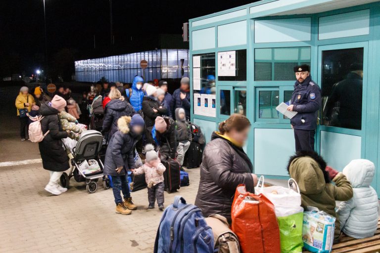 Drasztikus számok érkeztek a határról: több mint 12 600-an érkeztek Ukrajnából pénteken