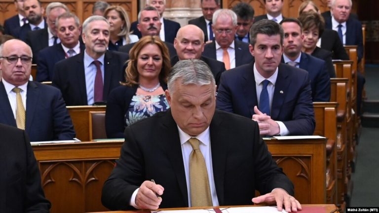 A Fidesz-KDNP huszonötödik alkalommal szavazta le a kommunista ügynökakták nyilvánosságra hozatalát