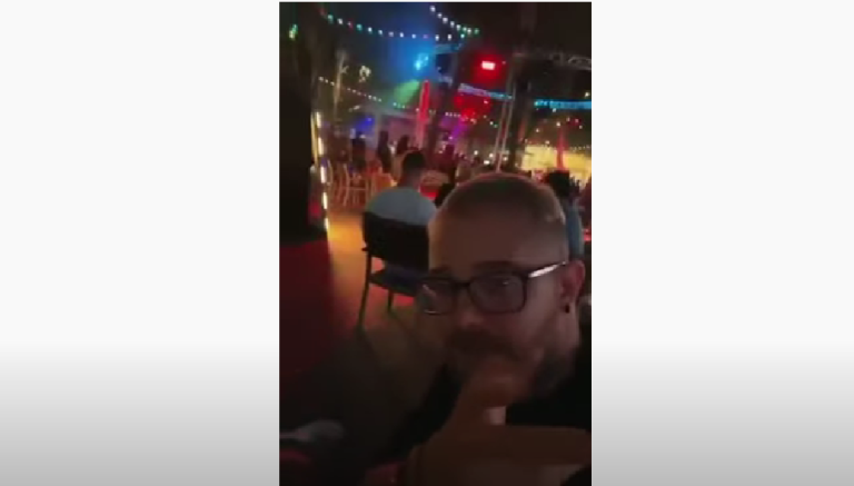 A pécsi fideszes influencer a Sziget VIP-ben bulikázott:, „van, aki megteheti, van, aki nem”