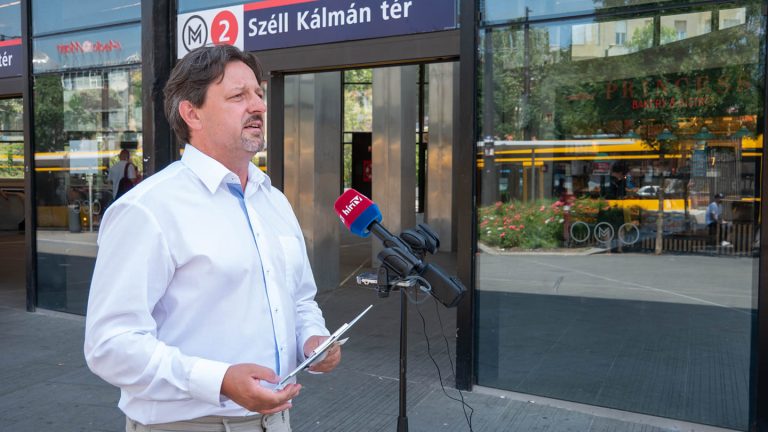 Petíciót indít az LMP az ország gazdaságának zöld átállása érdekében