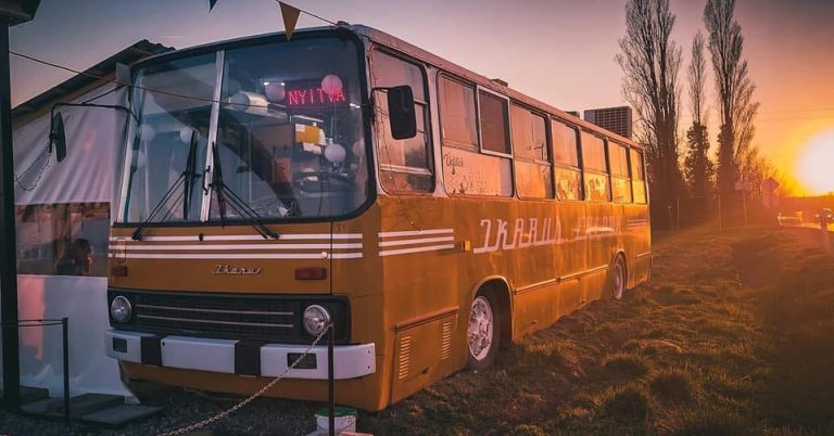 Az év pécsi gyorsétterme/büféje, második helyezett: Ikarus Faloda