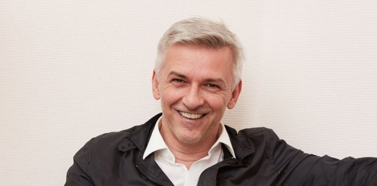 Pécs: Alföldi Róbert zárja az űrutazást