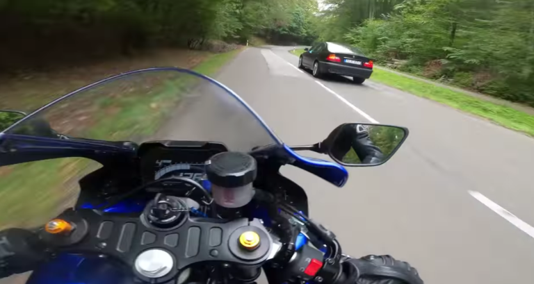 Nem a legélesebb kés a fiókban: Orfű és Pécs között száguldozott a motoros, videóra vette, megosztotta a közösségi médiában