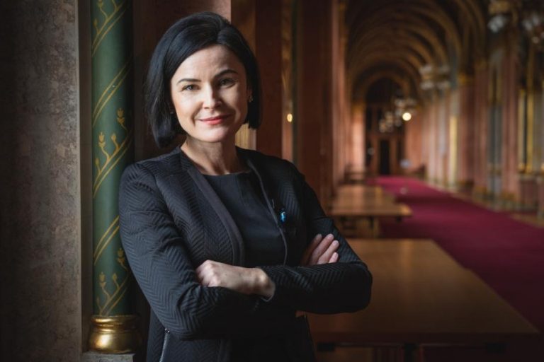 Lemondott az MSZP két társelnöke