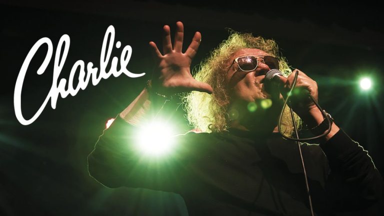 77 éves lett Charlie