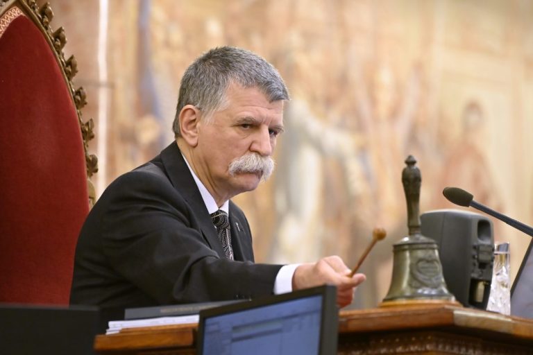 Megbüntette Kövér az összes LMP-s képviselőt