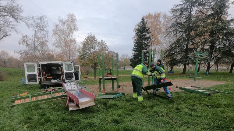 Újabb park szépül meg: megkezdődött a Melinda park felújítása